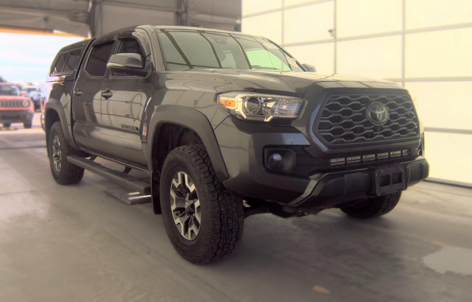 2020 Toyota Tacoma photo 2