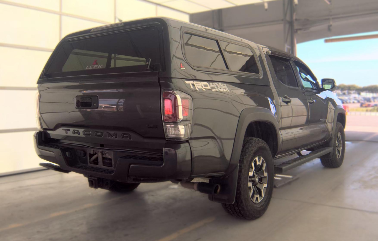 2020 Toyota Tacoma photo 3