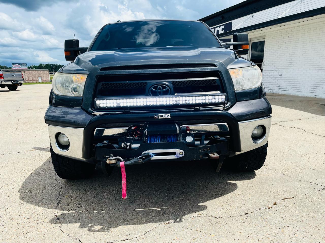 2011 Toyota Tundra 4WD Truck photo 3