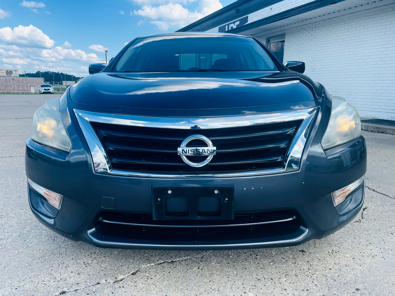 2013 Nissan Altima photo 2