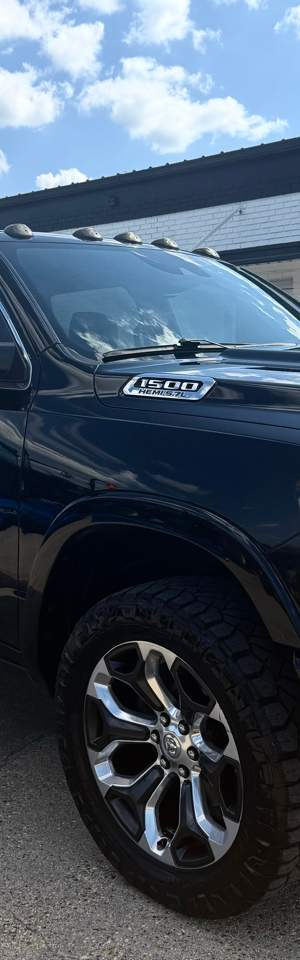 2020 RAM 1500 photo 3