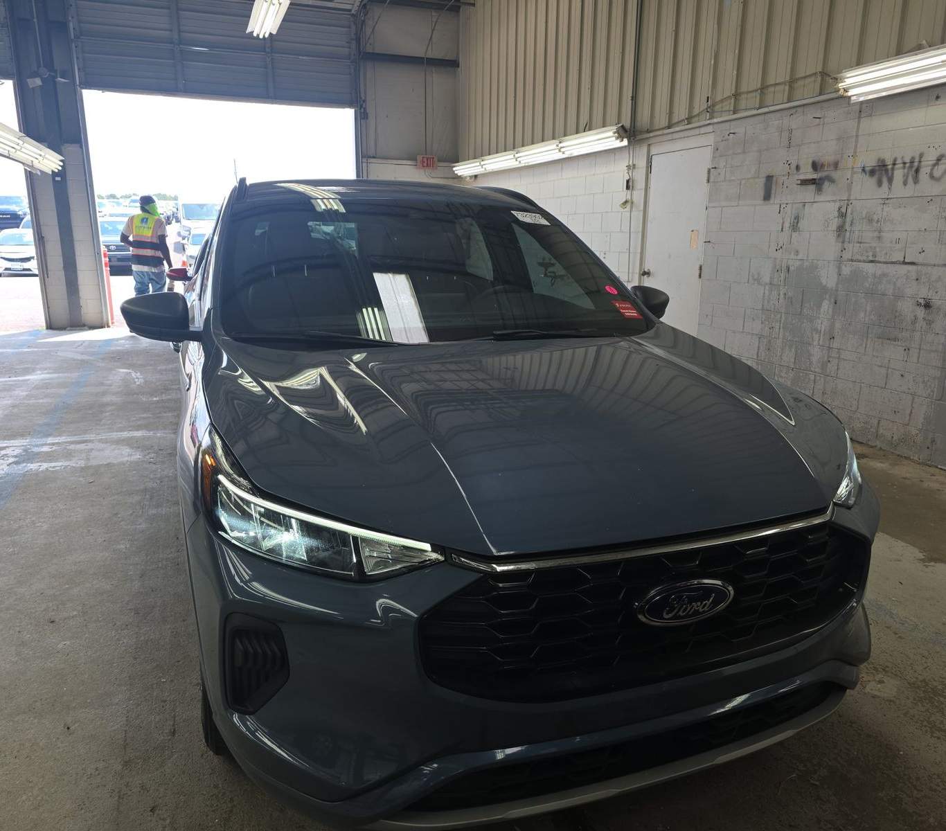 2023 Ford Escape ST-Line FWD, photo 2 of 30