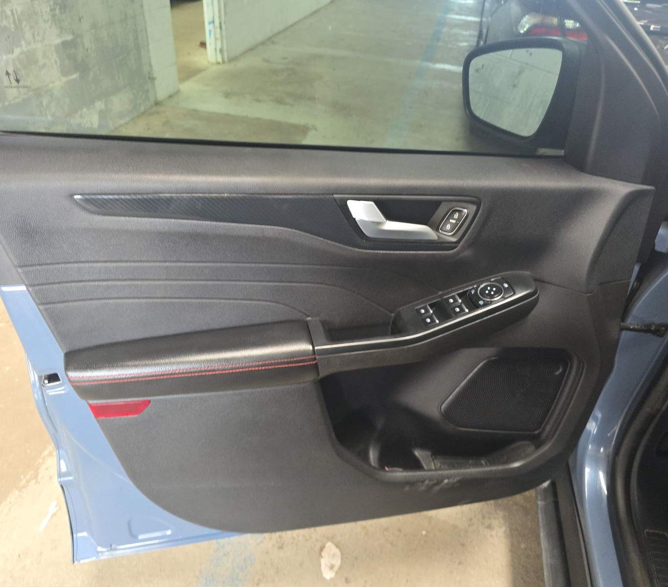 2023 Ford Escape ST-Line FWD, photo 9 of 30