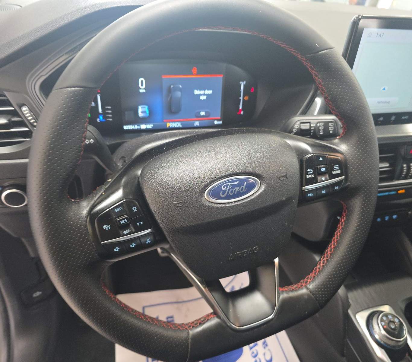 2023 Ford Escape ST-Line FWD, photo 10 of 30