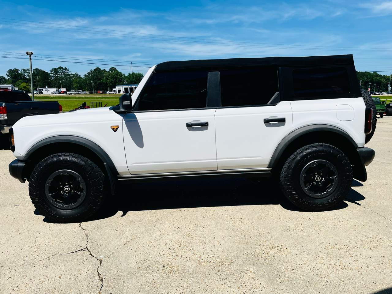 2022 Ford Bronco Badlands, photo 6 of 34