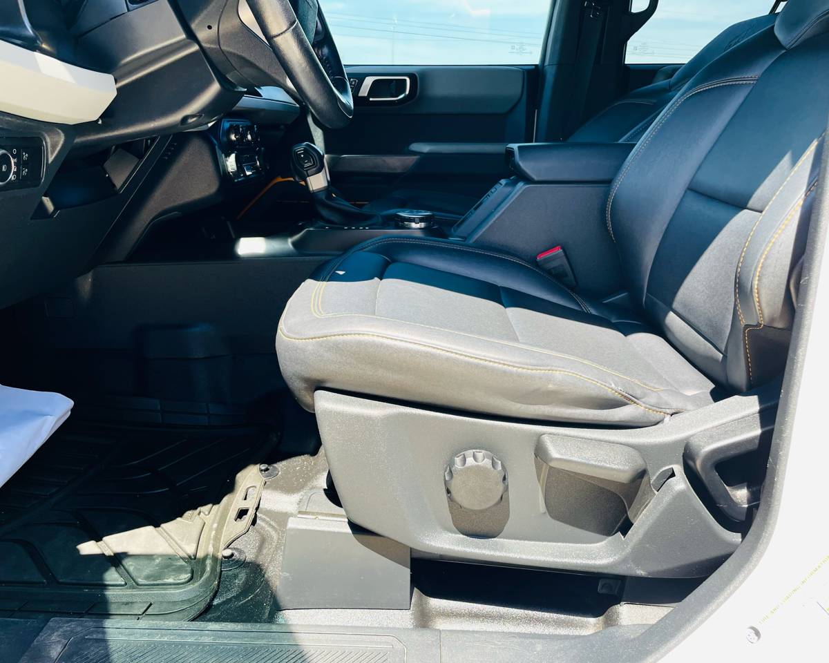 2022 Ford Bronco Badlands, photo 13 of 34