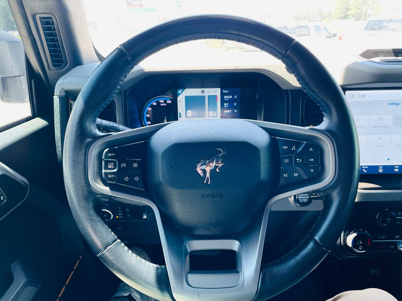 2022 Ford Bronco Badlands, photo 16 of 34