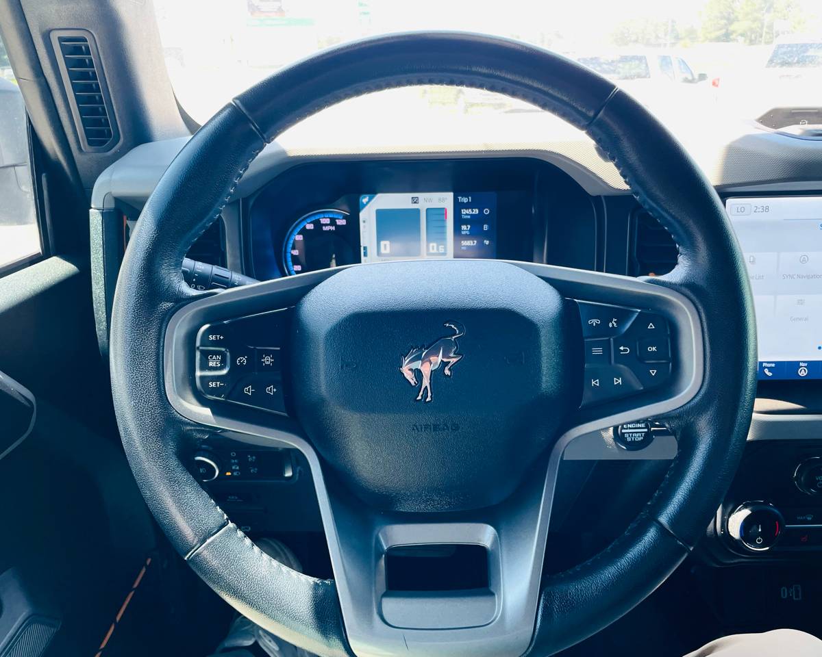 2022 Ford Bronco Badlands, photo 16 of 34