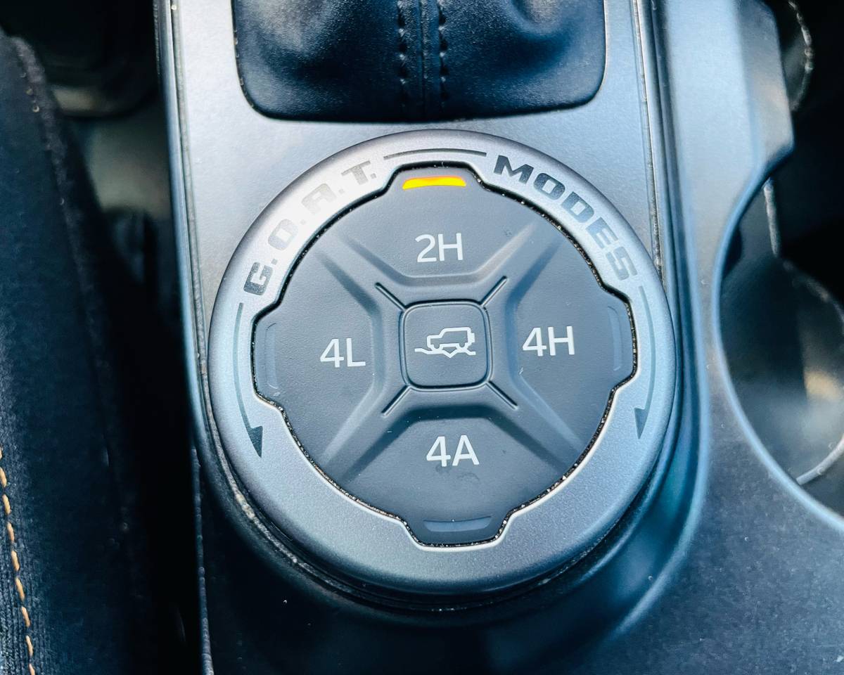 2022 Ford Bronco Badlands, photo 25 of 34