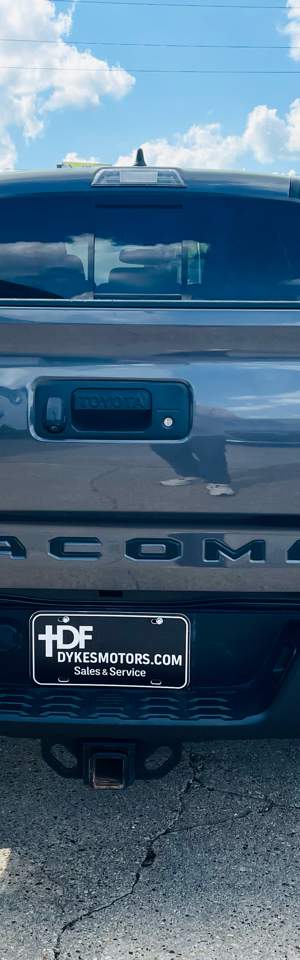 2020 Toyota Tacoma photo 6