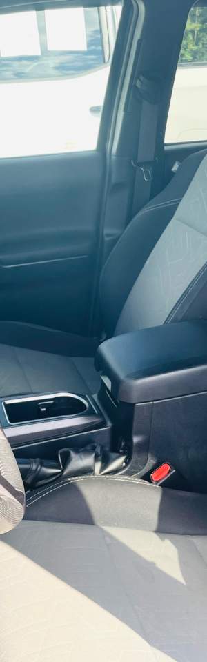 2020 Toyota Tacoma photo 16