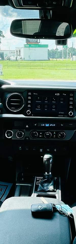 2020 Toyota Tacoma photo 17