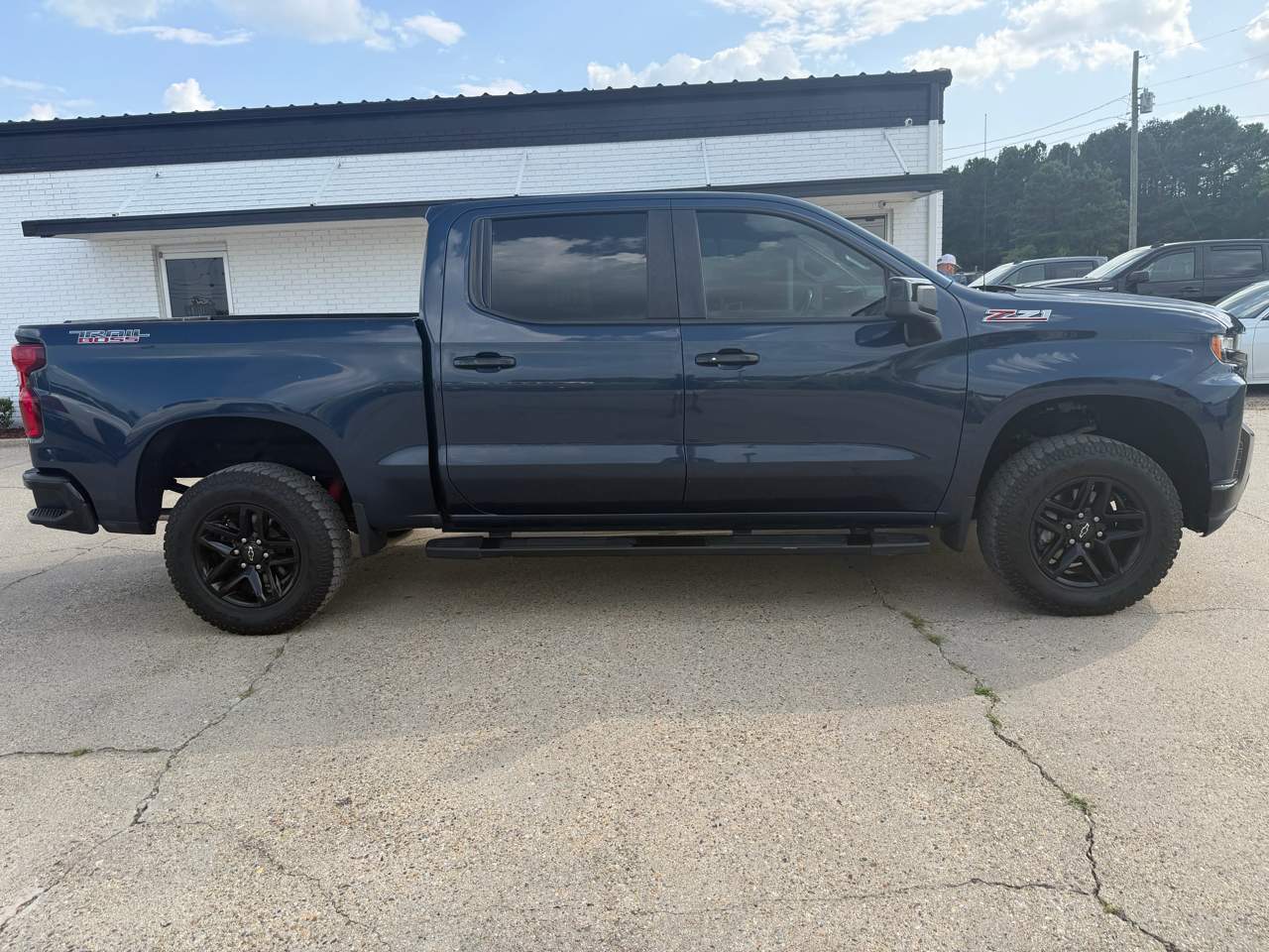 2020 Chevrolet Silverado 1500 LT Trail Boss, photo 2 of 19