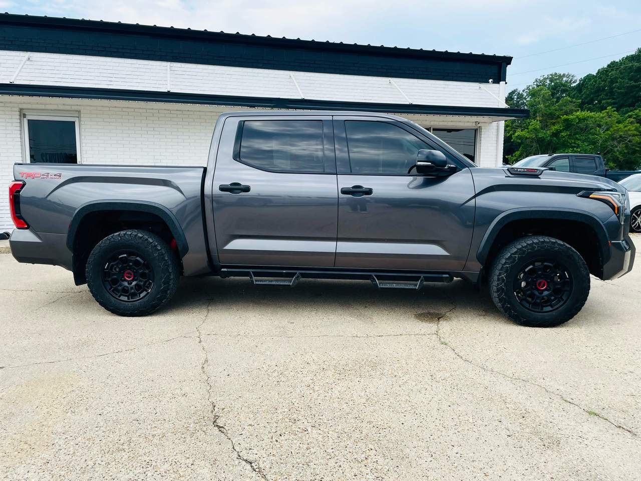 2023 Toyota Tundra 4WD TRD Pro Hybrid CrewMax 5.5′ Bed, photo 4 of 48