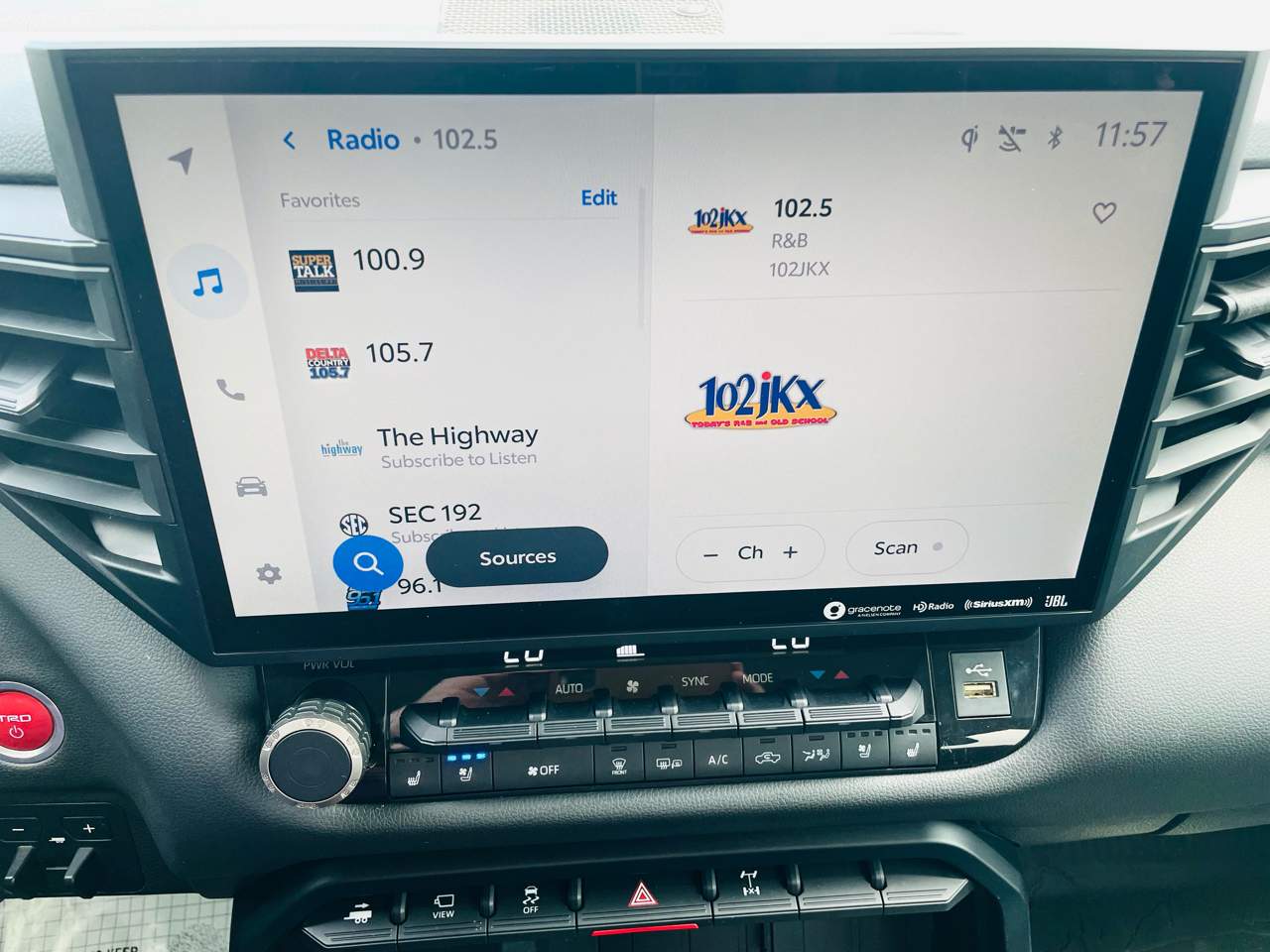 2023 Toyota Tundra 4WD TRD Pro Hybrid CrewMax 5.5′ Bed, photo 30 of 48