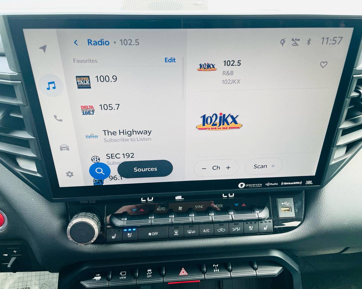 2023 Toyota Tundra 4WD TRD Pro Hybrid CrewMax 5.5′ Bed, photo 30 of 48