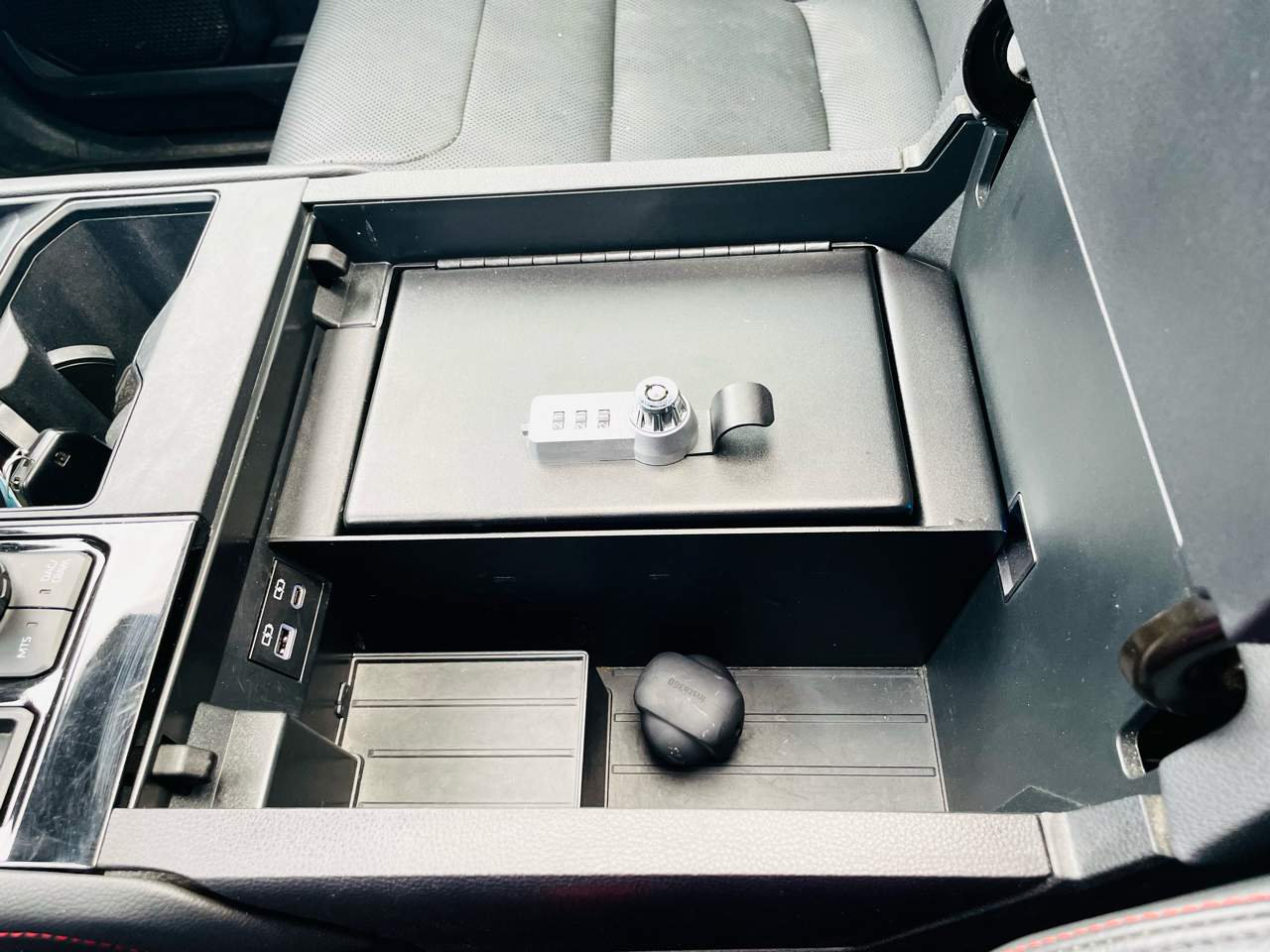2023 Toyota Tundra 4WD TRD Pro Hybrid CrewMax 5.5′ Bed, photo 38 of 48