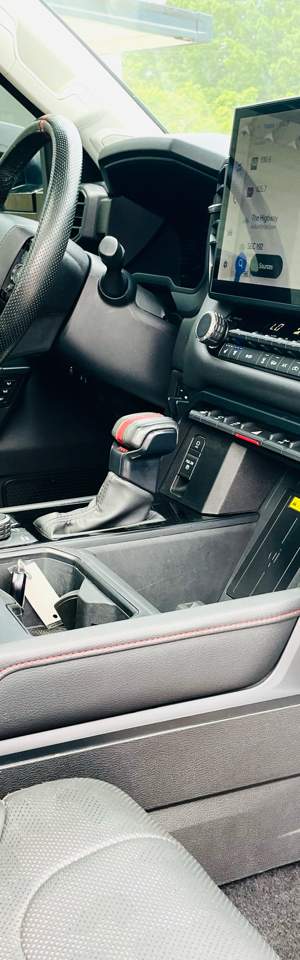 2023 Toyota Tundra 4WD photo 40