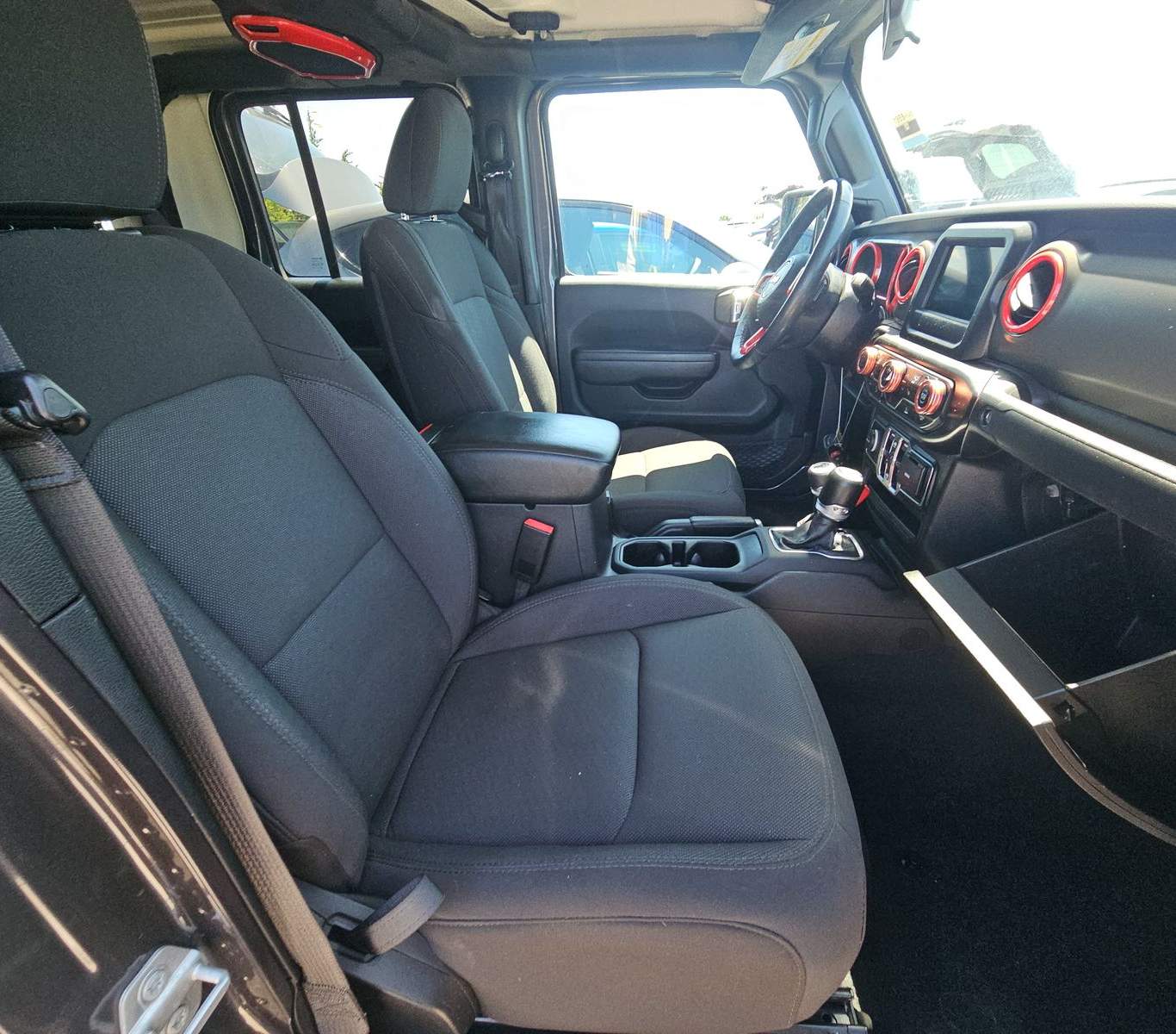 2022 Jeep Gladiator Willys Crew Cab Medium Bed, photo 14 of 28