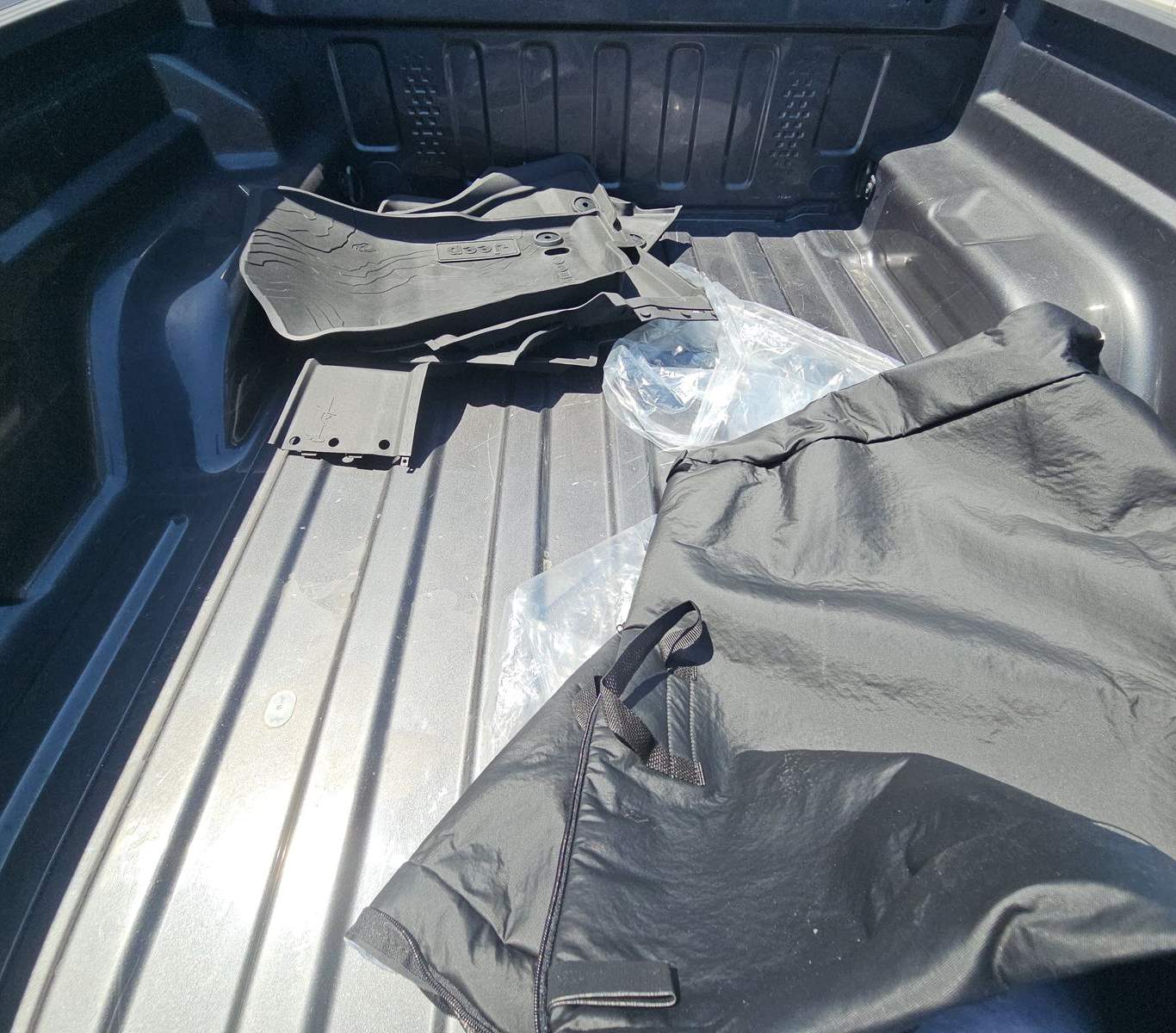 2022 Jeep Gladiator Willys Crew Cab Medium Bed, photo 23 of 28