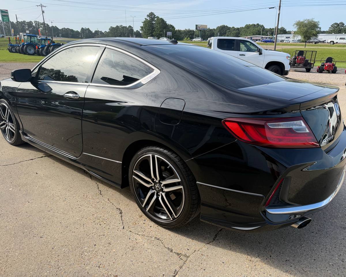 2016 Honda Accord Coupe Touring, photo 4 of 18
