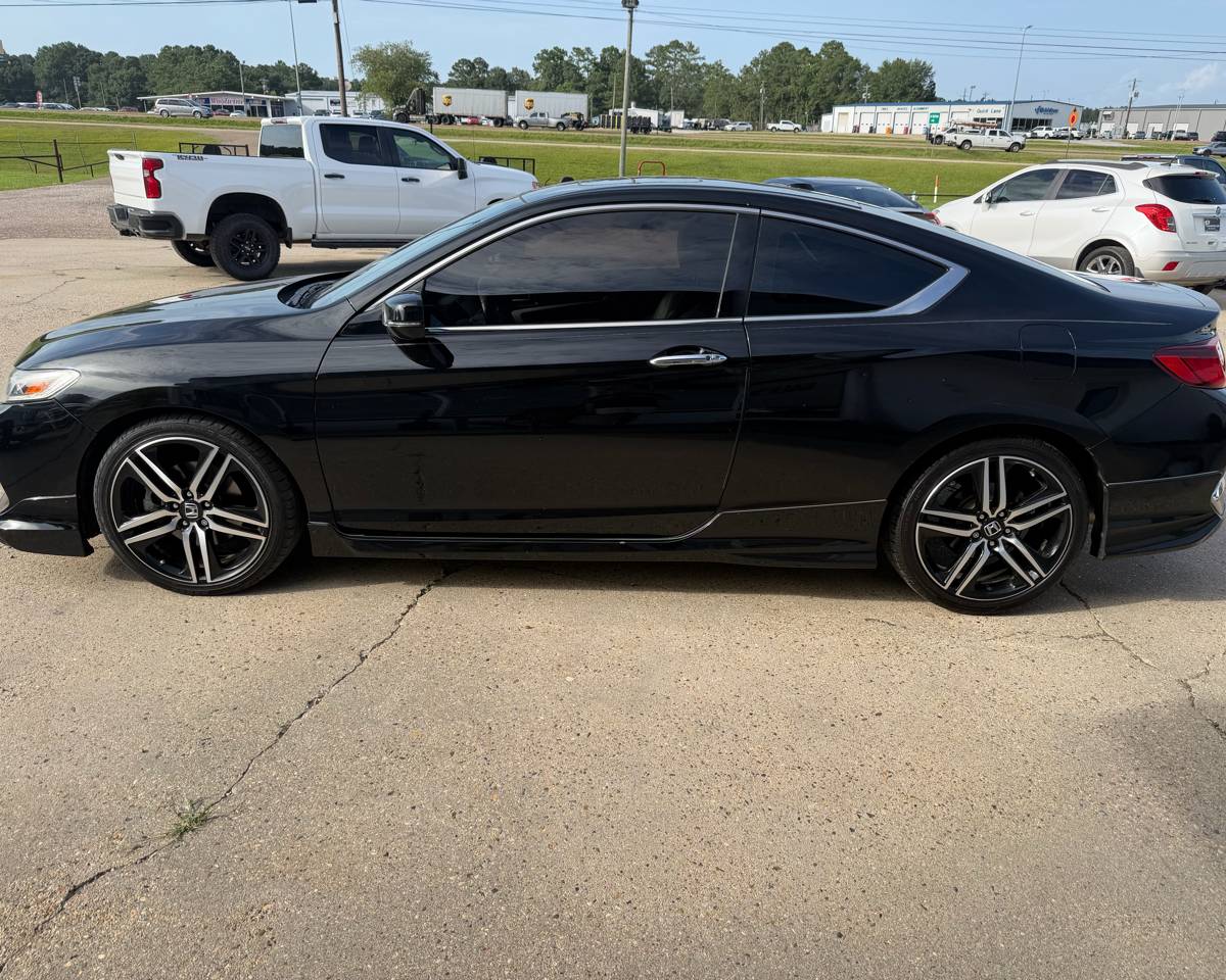 2016 Honda Accord Coupe Touring, photo 5 of 18