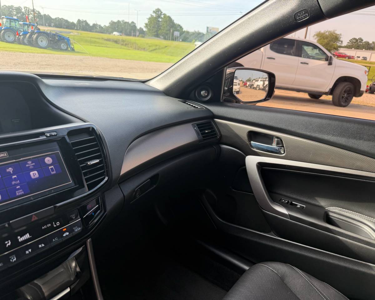 2016 Honda Accord Coupe Touring, photo 13 of 18