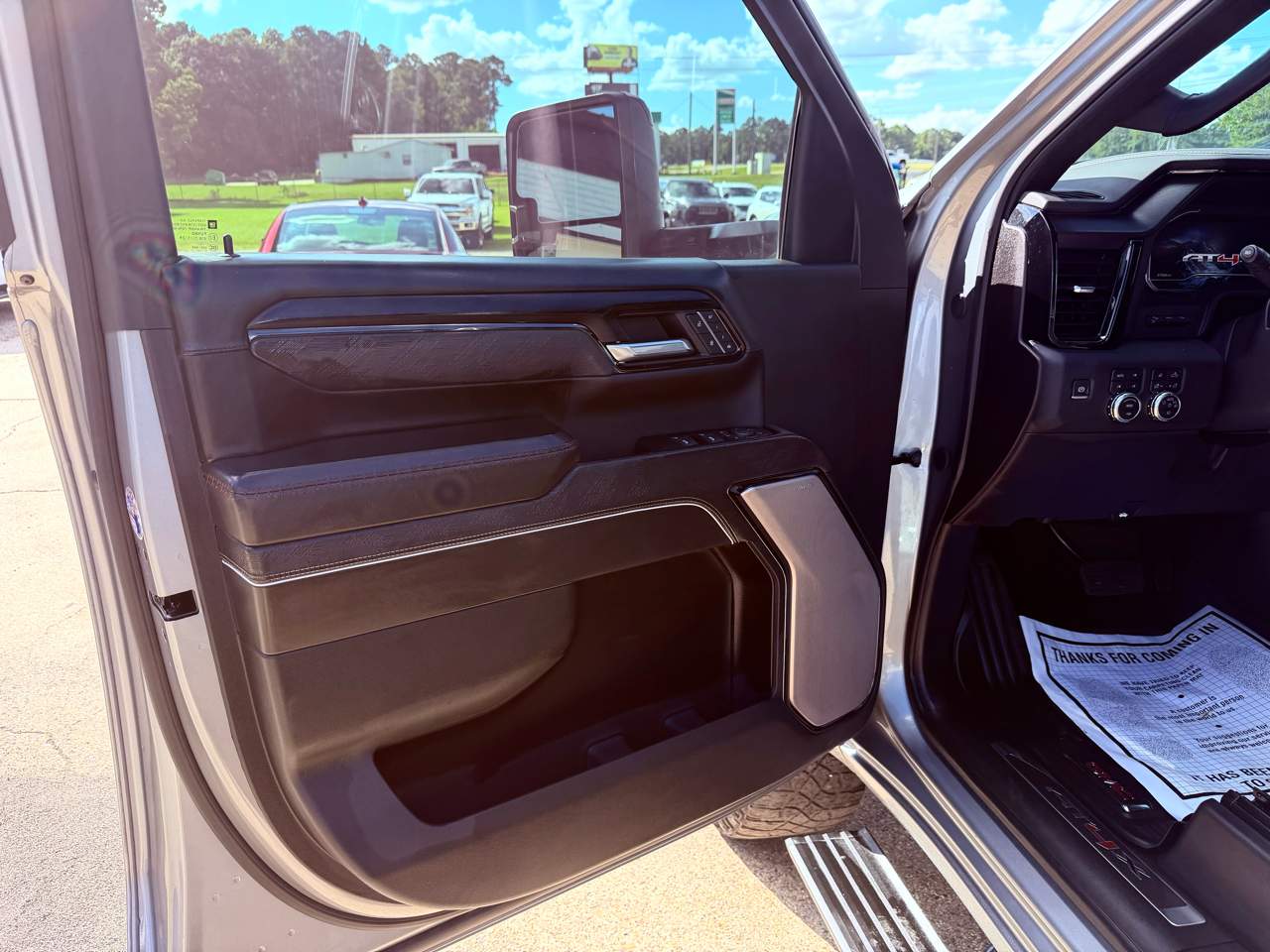 2024 GMC Sierra 2500HD 4WD Crew Cab 159″ AT4X, photo 6 of 14