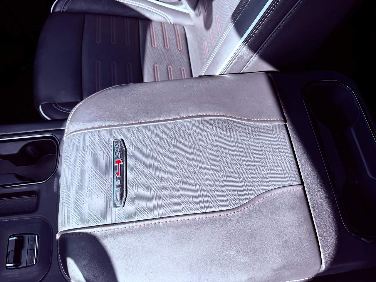 2024 GMC Sierra 2500HD 4WD Crew Cab 159″ AT4X, photo 9 of 14