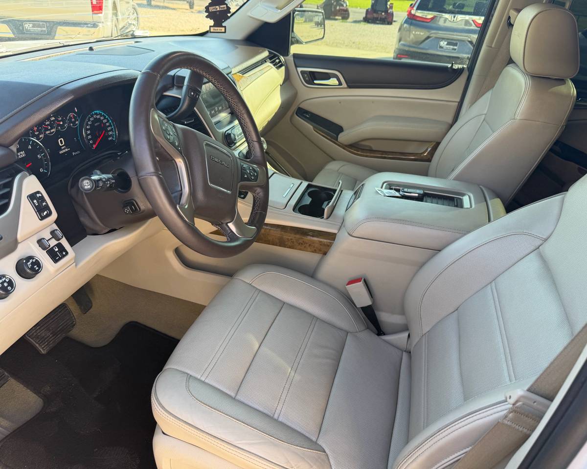 2017 GMC Yukon Denali 4WD, photo 13 of 30