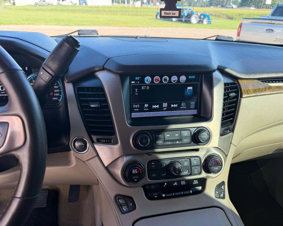 2017 GMC Yukon Denali 4WD, photo 16 of 30