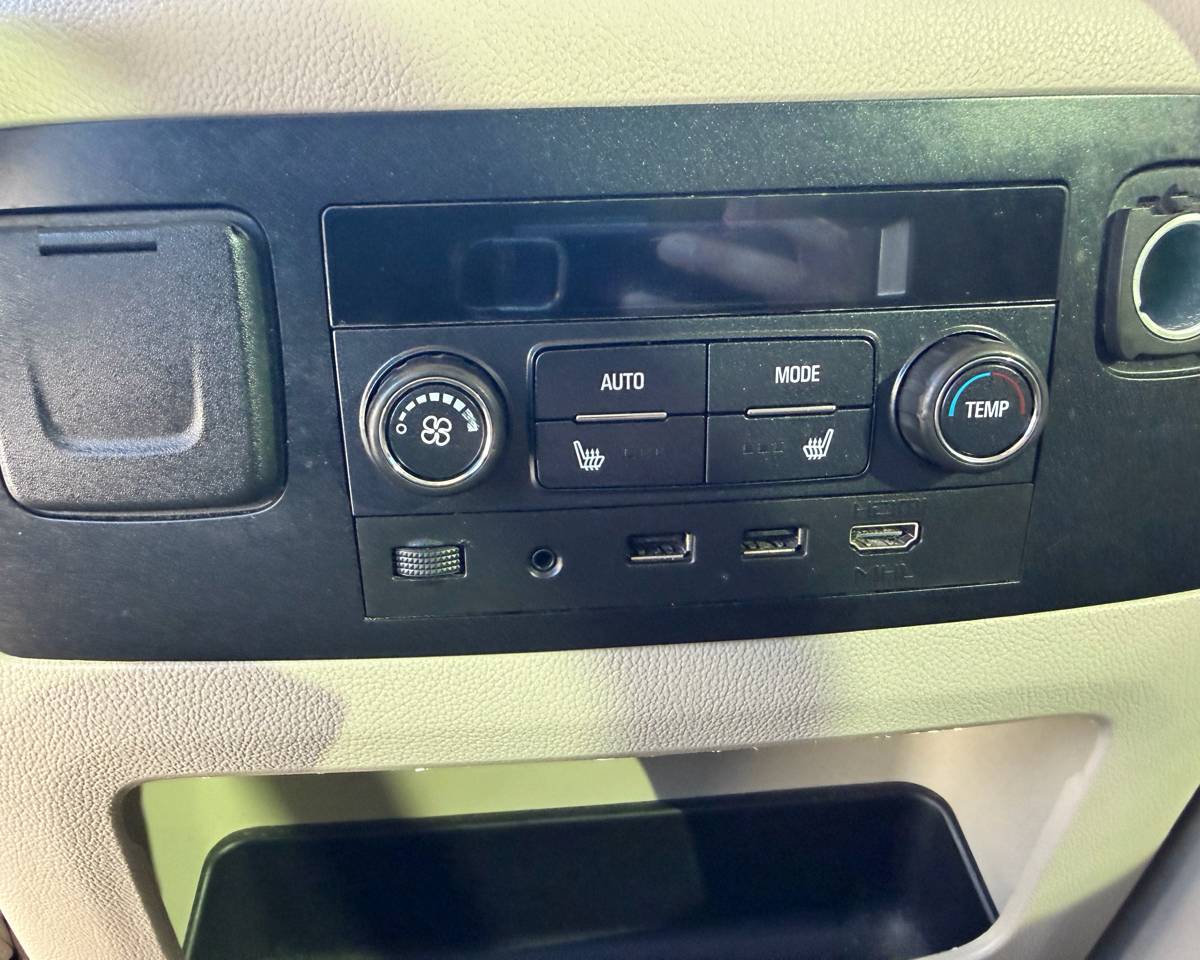 2017 GMC Yukon Denali 4WD, photo 22 of 30