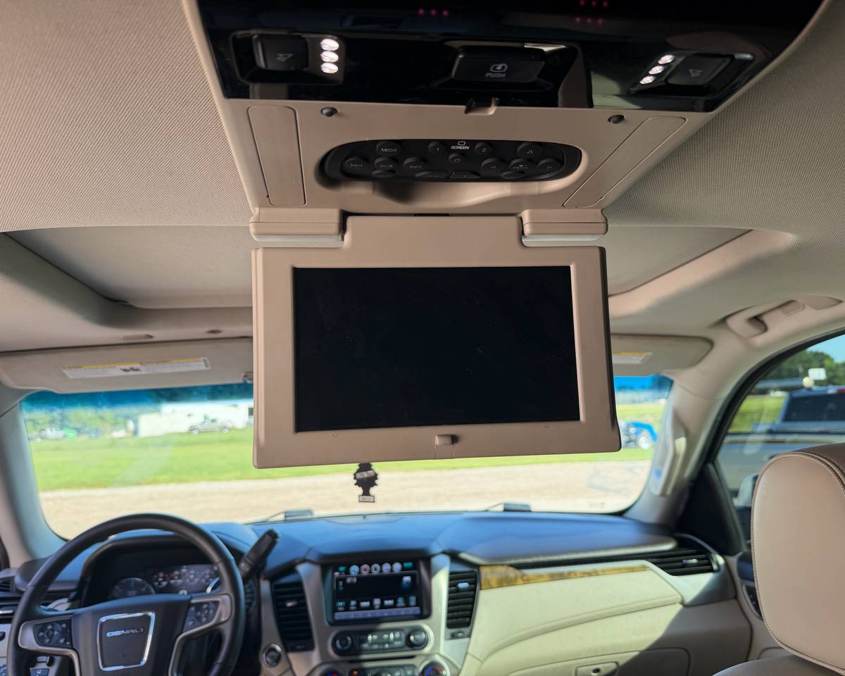 2017 GMC Yukon Denali 4WD, photo 23 of 30