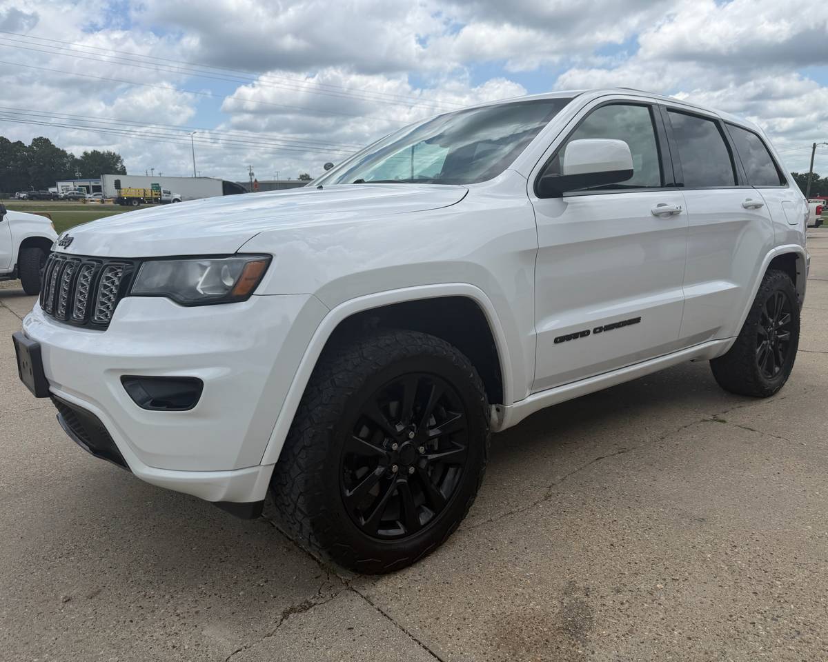 2018 Jeep Grand Cherokee Laredo Altitude, photo 10 of 20
