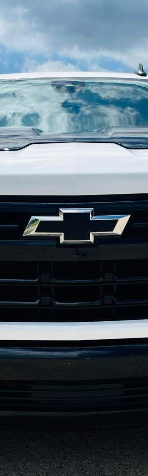 2023 Chevrolet Silverado 1500 photo 3