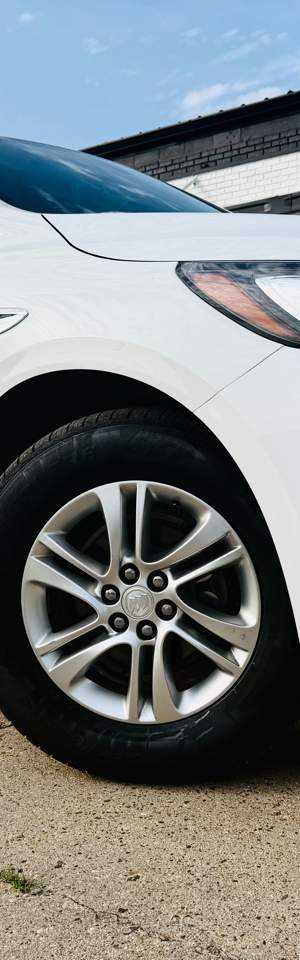 2019 Buick Enclave photo 1