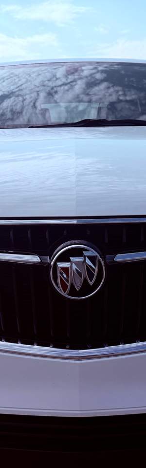 2019 Buick Enclave photo 2