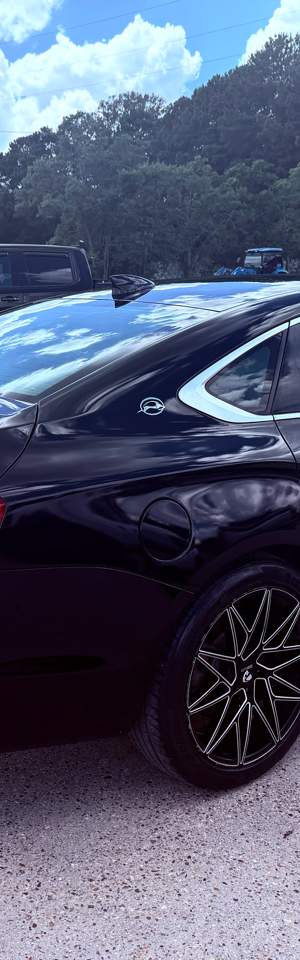 2017 Chevrolet Impala photo 3