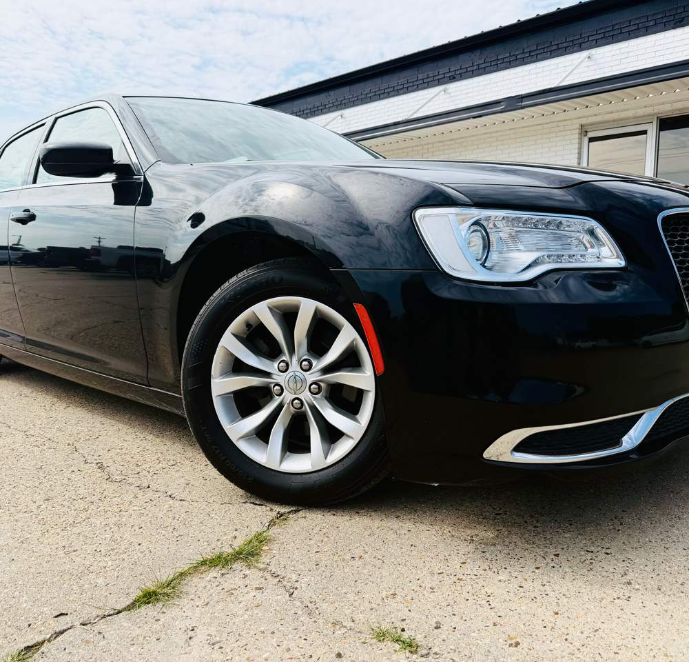 2016 Chrysler 300 LIMITE